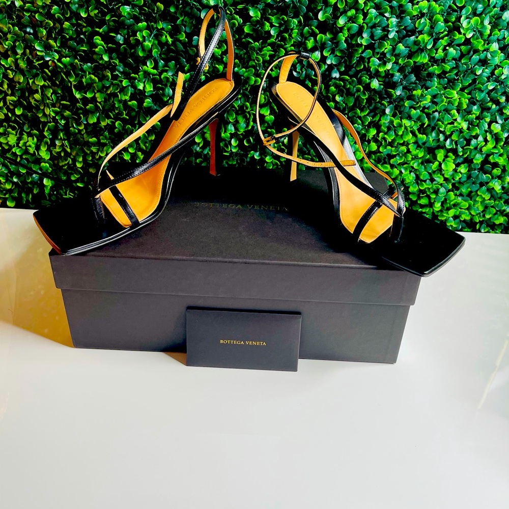 Bottega Stretch Sandals- Nero